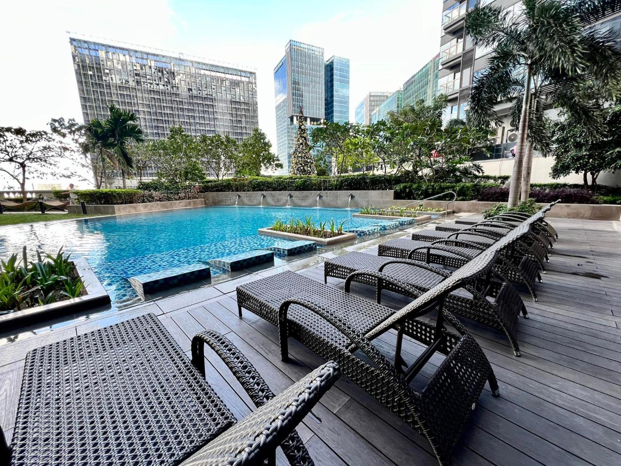 Hotel Vibe Condo At Uptown Parksuites Bgc Taguig Eksteriør billede