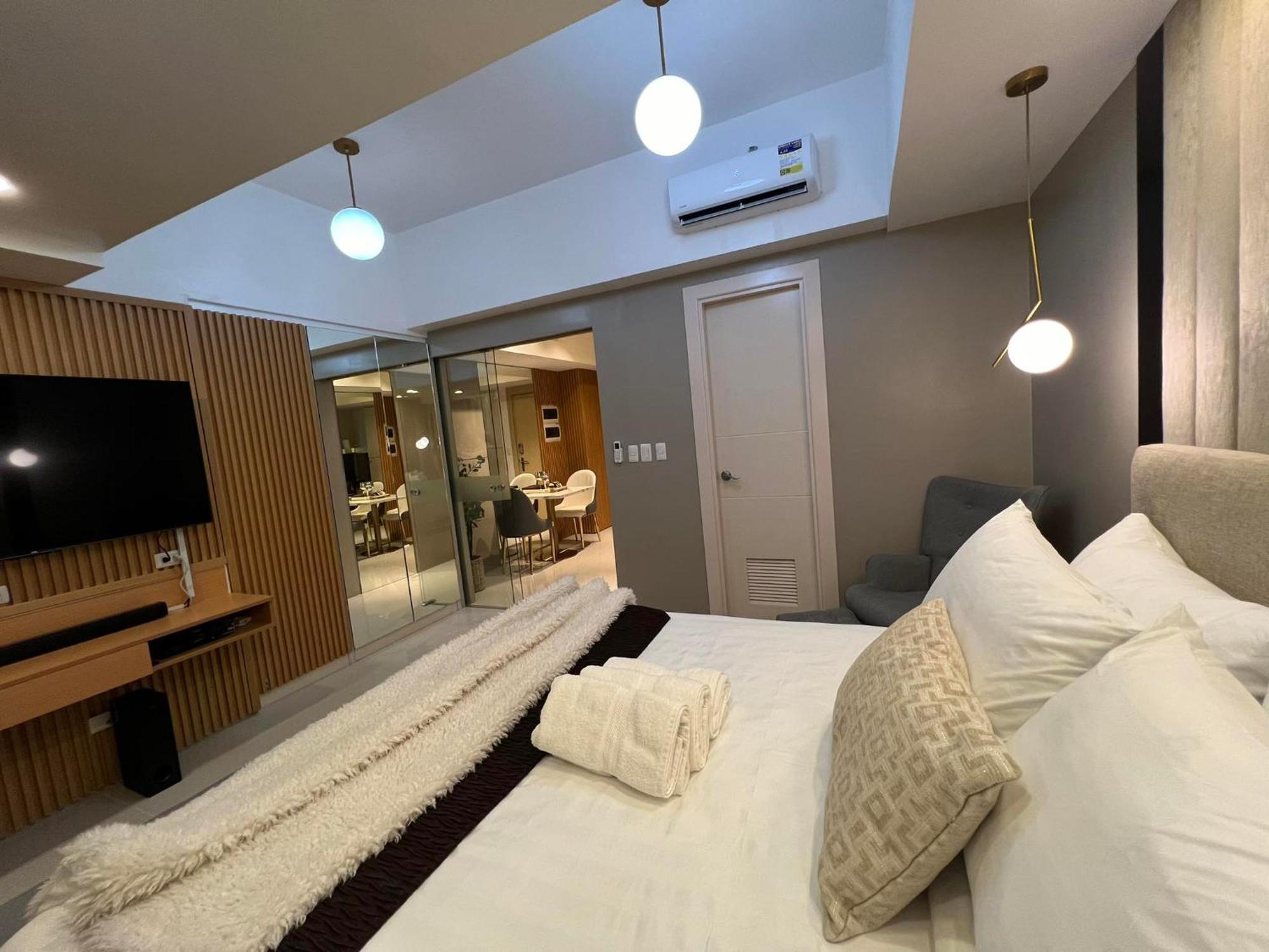 Hotel Vibe Condo At Uptown Parksuites Bgc Taguig Eksteriør billede